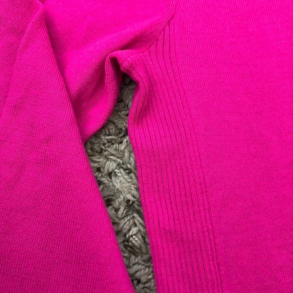 J Crew Crew Neck Pull Over Merino Wool Blend Sweater in Hot Pink Size‎ S